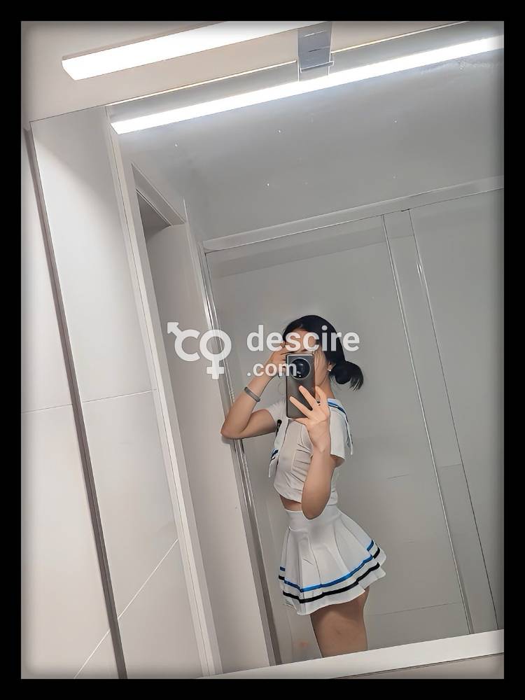 Susan Q china asiática oriental joven traviesa guapa - Barcelona - España