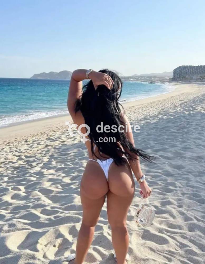 Romi una Latina fiestera - Ibiza - España