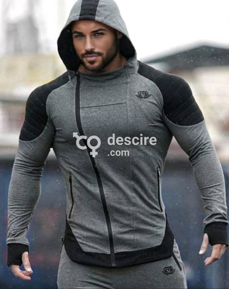 Marco León – Actor porno, 23 cm reales, placer exclusivo - Sevilla - España