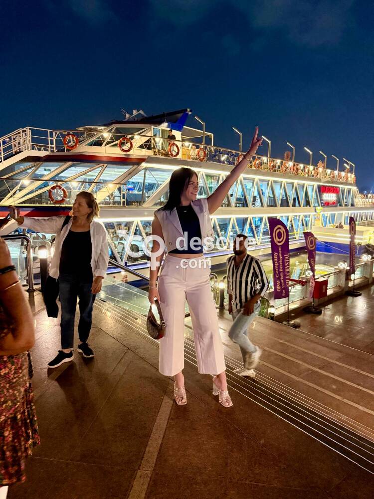 VENEZOLANA MORENAZA 24H - Madrid - España