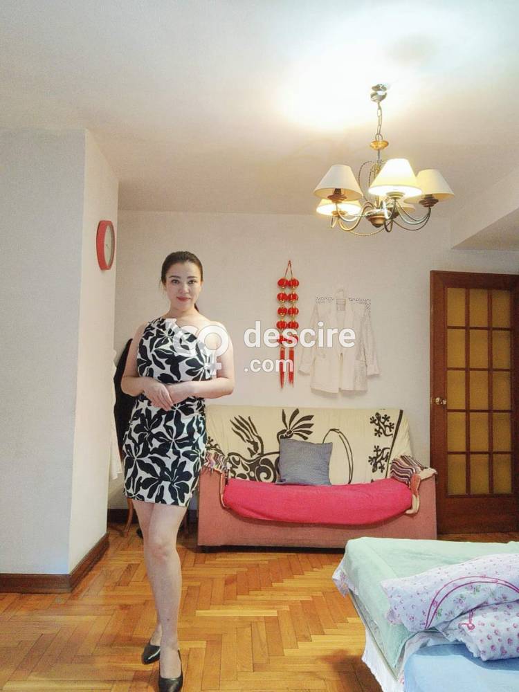 漂亮的亚洲女孩在Vigo - Vigo - España