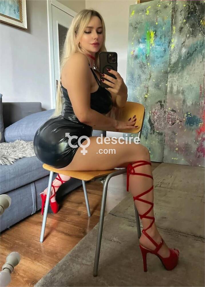 hermosa joven, con un cuerpo natural - Barcelona - España