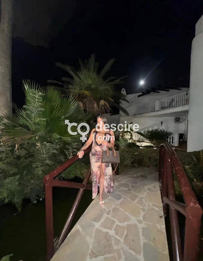 Alexandra encantadora tetona y culona - Zaragoza - España