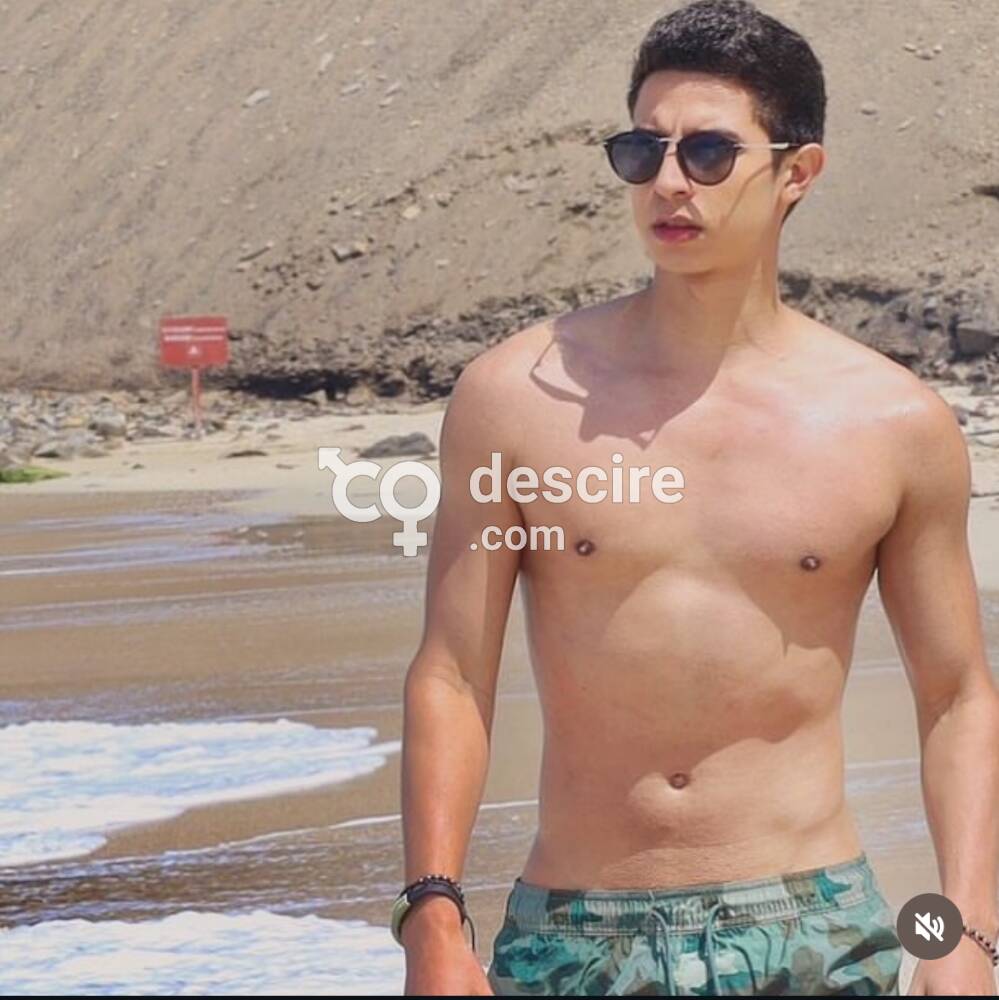 Mateo chico joven con ganas de pasarlo bien con chicos masajs - Valencia - España