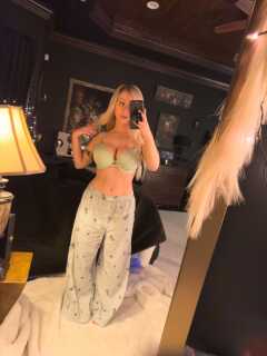 Videollamada con muchos juguetitos - Madrid - España