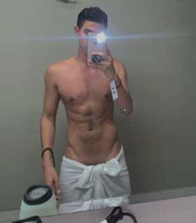 Mateo chico joven con ganas de pasarlo bien con chicos masajs - Valencia - España